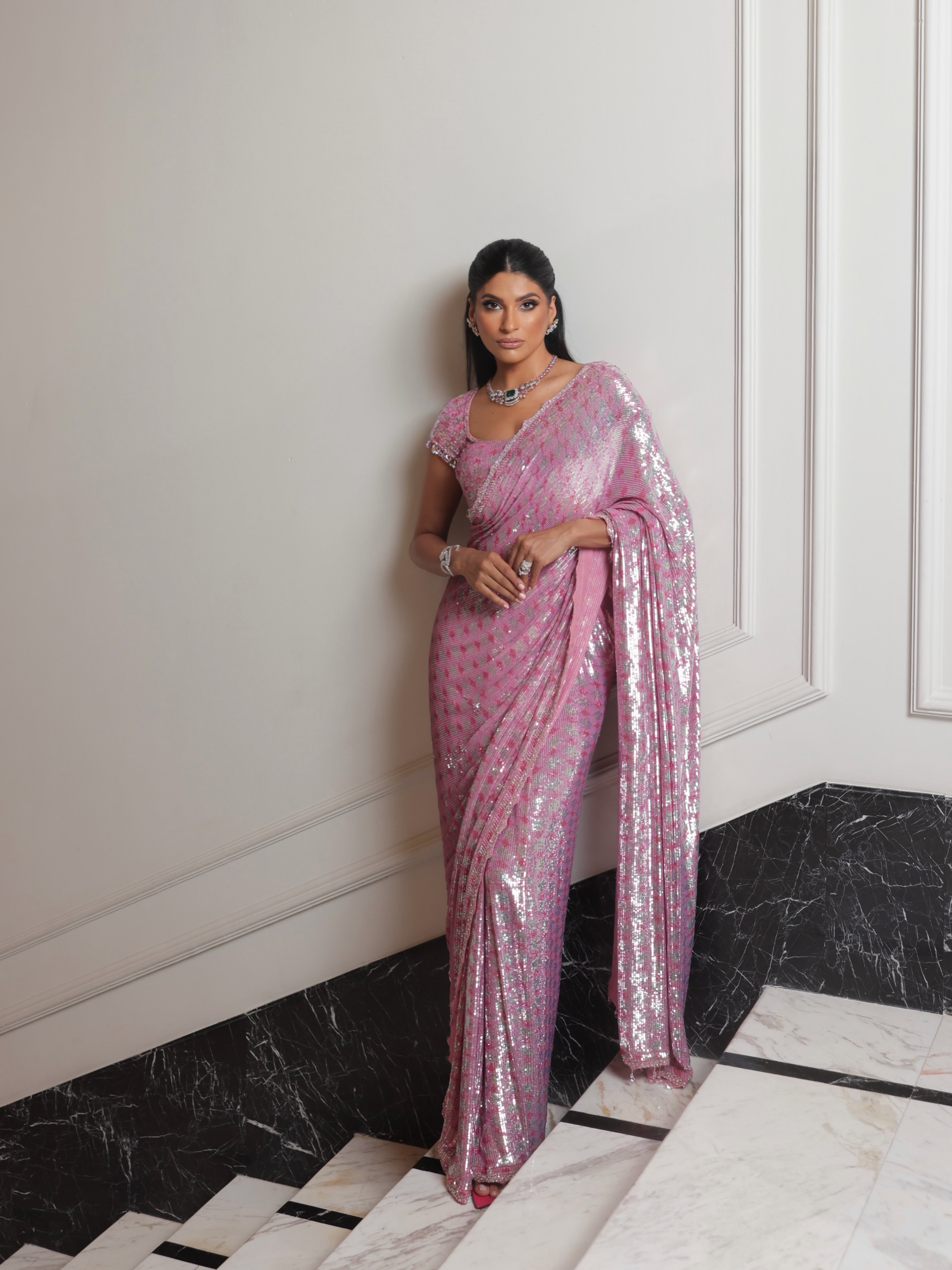Farhana Bodi Shines In A Sparkling Pink Saree