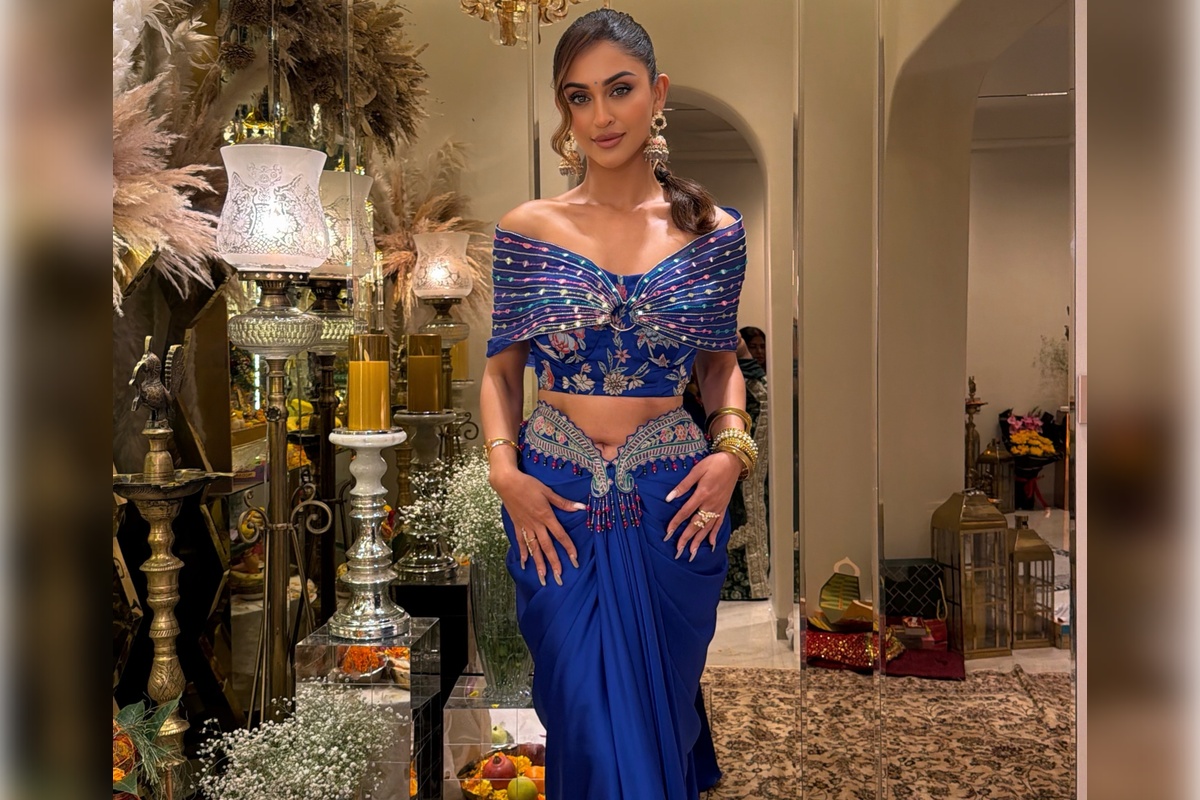 Krystle D'souza Stuns In A Royal Blue Saree Look