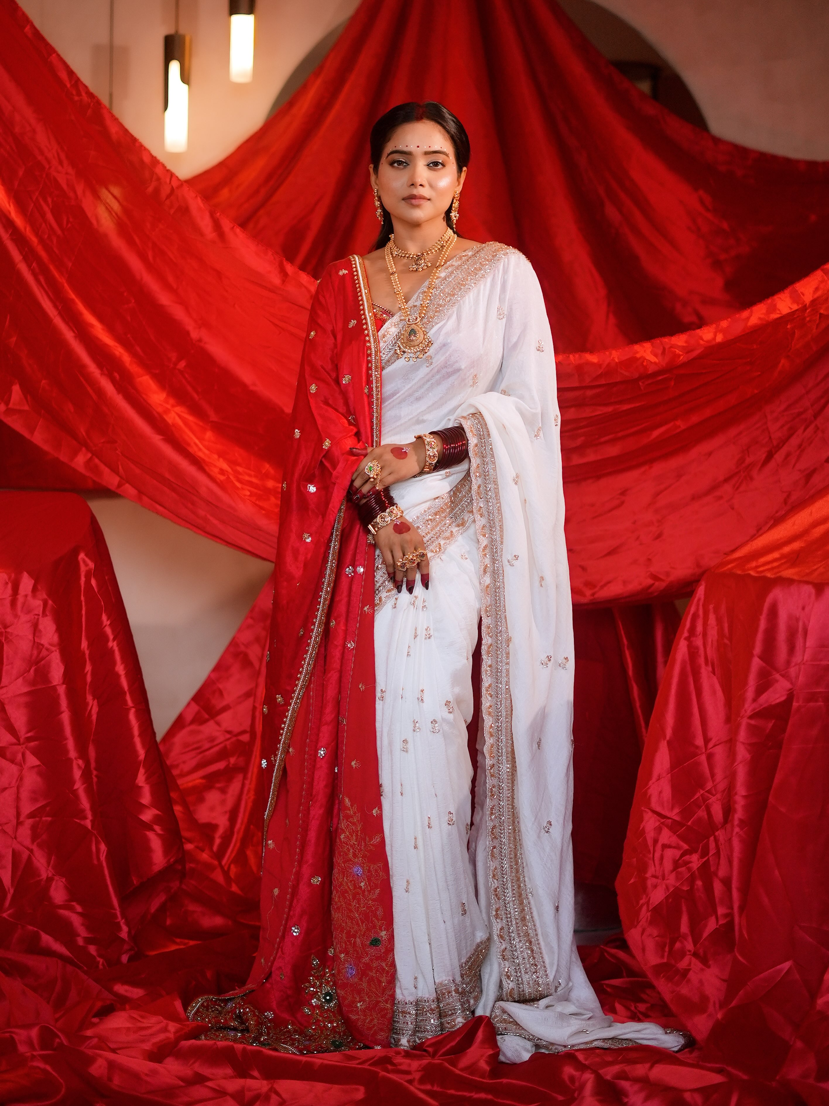Manisha Rani Serves Grace In A White Saree