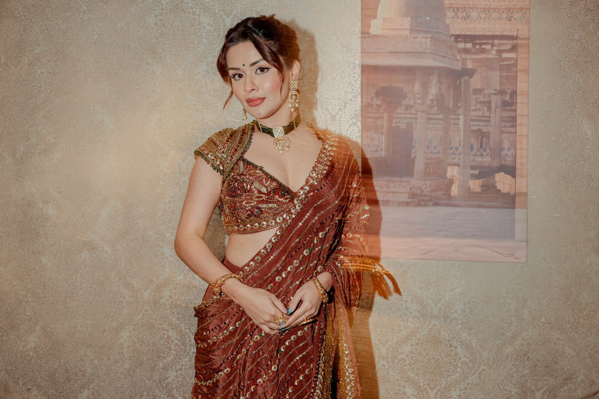 Avneet Kaur&rsquo;s Heavily Embellished Lehenga Is All About Regal Glamour