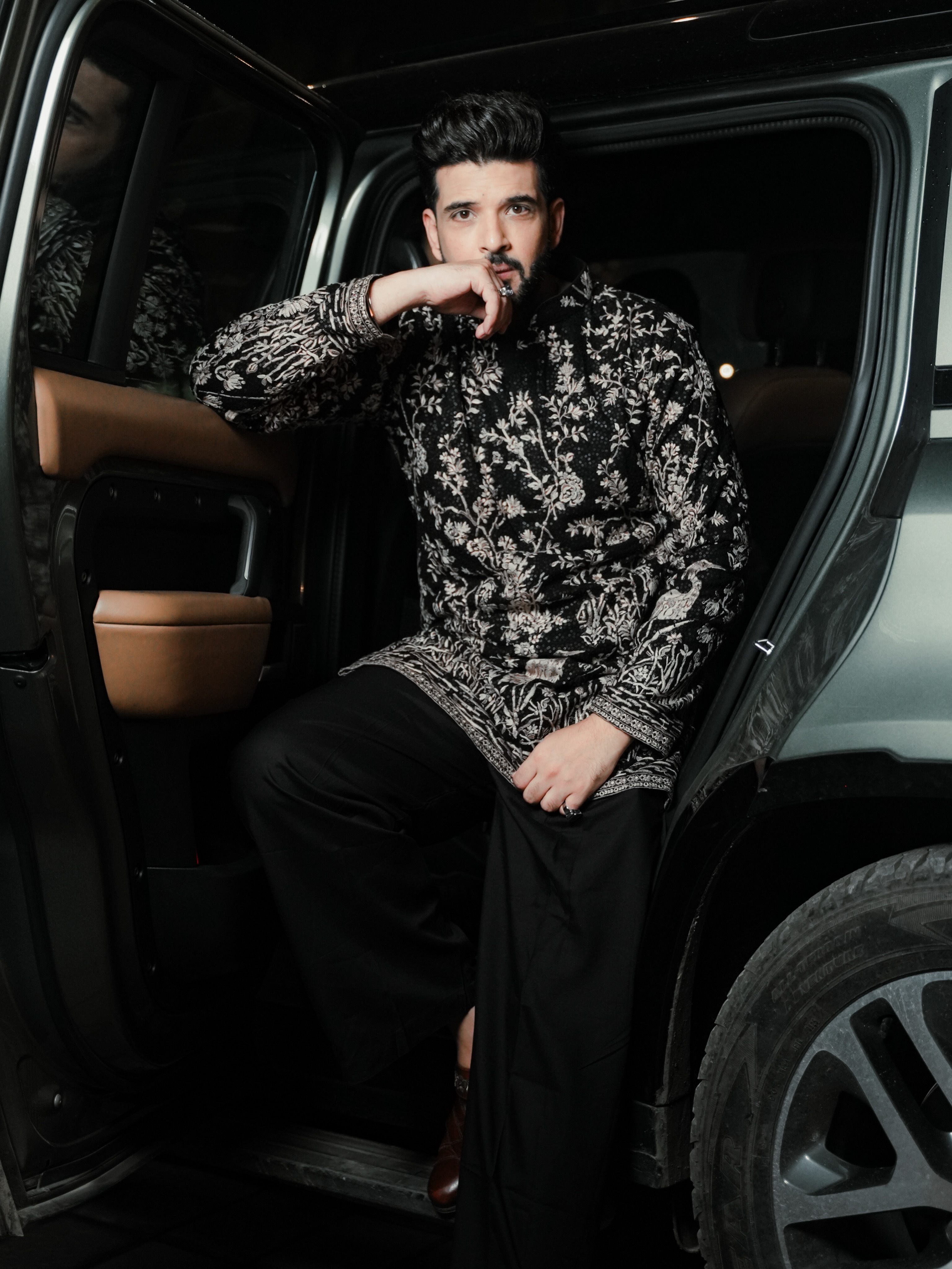 Karan Kundrra Makes A Regal Statement In An Embroidered Black Sherwani
