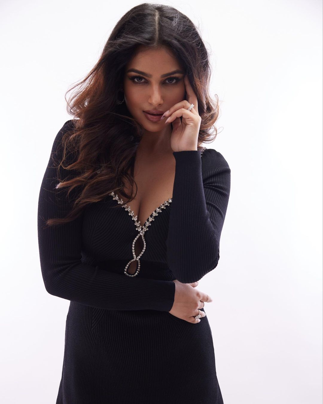 Harnaaz Sandhu Creates Waves on Gram in Black Mini Dress