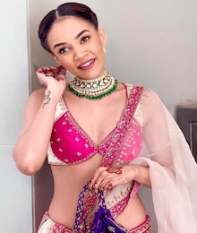 Komal Pandey Looks Like a Diva in a Pink Lehenga; See Pics