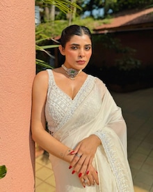 Sakshi Keswani Looks No Less Than a Dreamy Vision in a White Saree