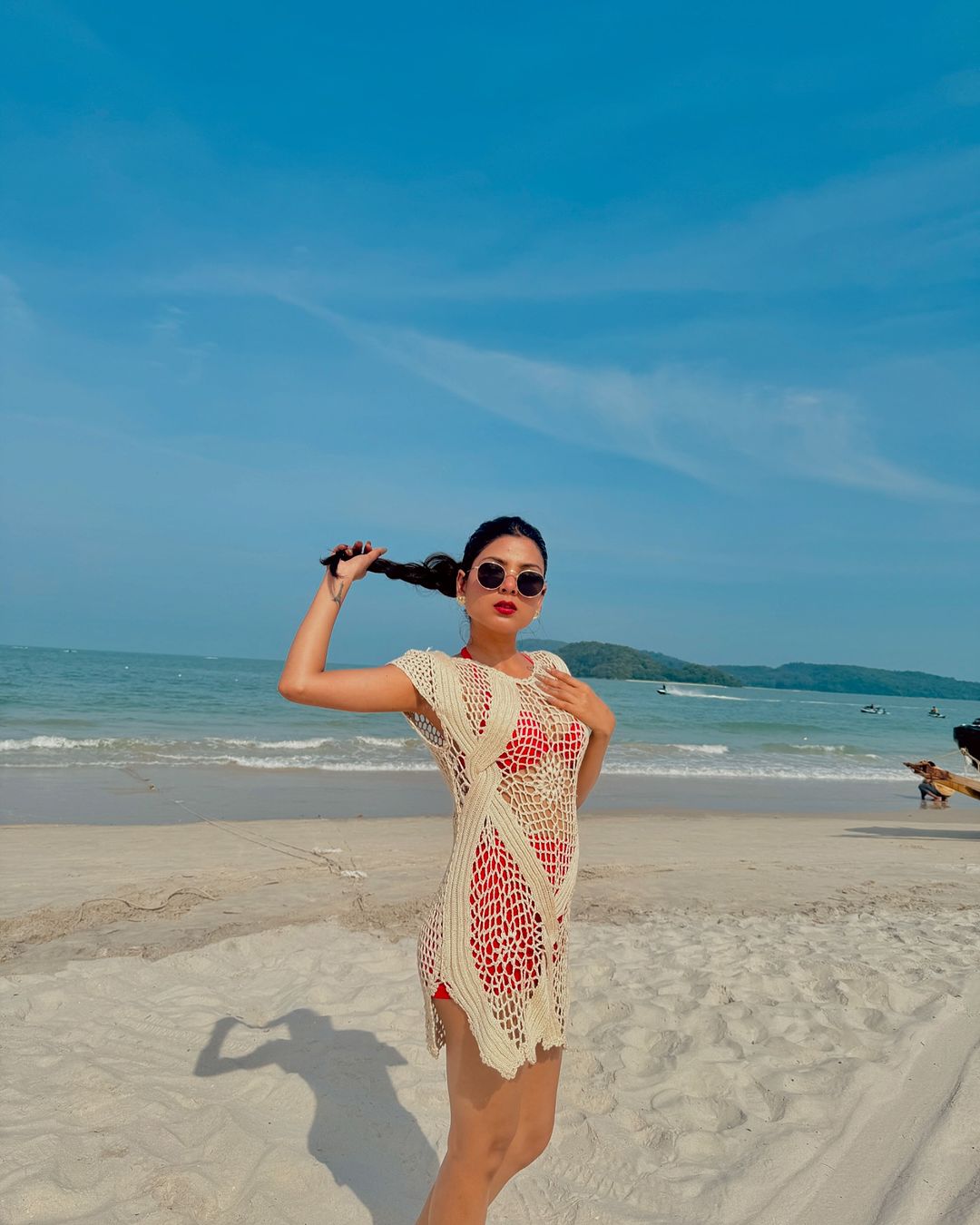 Niharika Jain's Beach Avatar is Effortlessly Chic