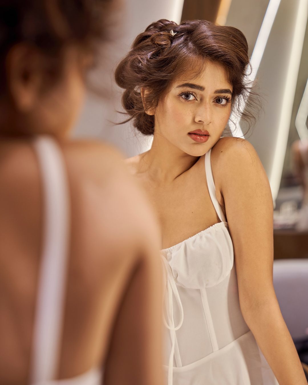 Tejasswi Prakash Oozes Oomph: