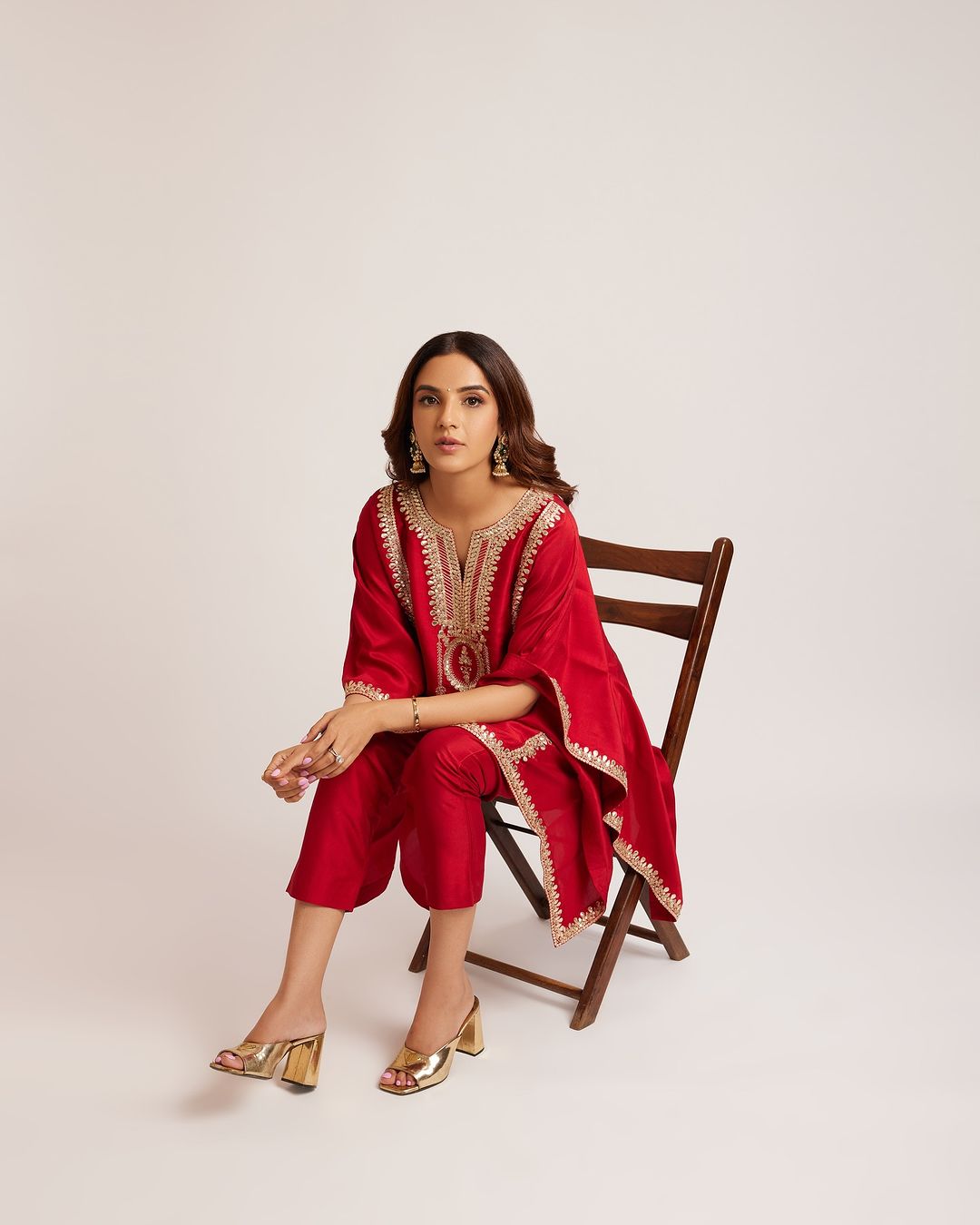 Take Cues from Jasmin Bhasin to Slay in this Festive Season