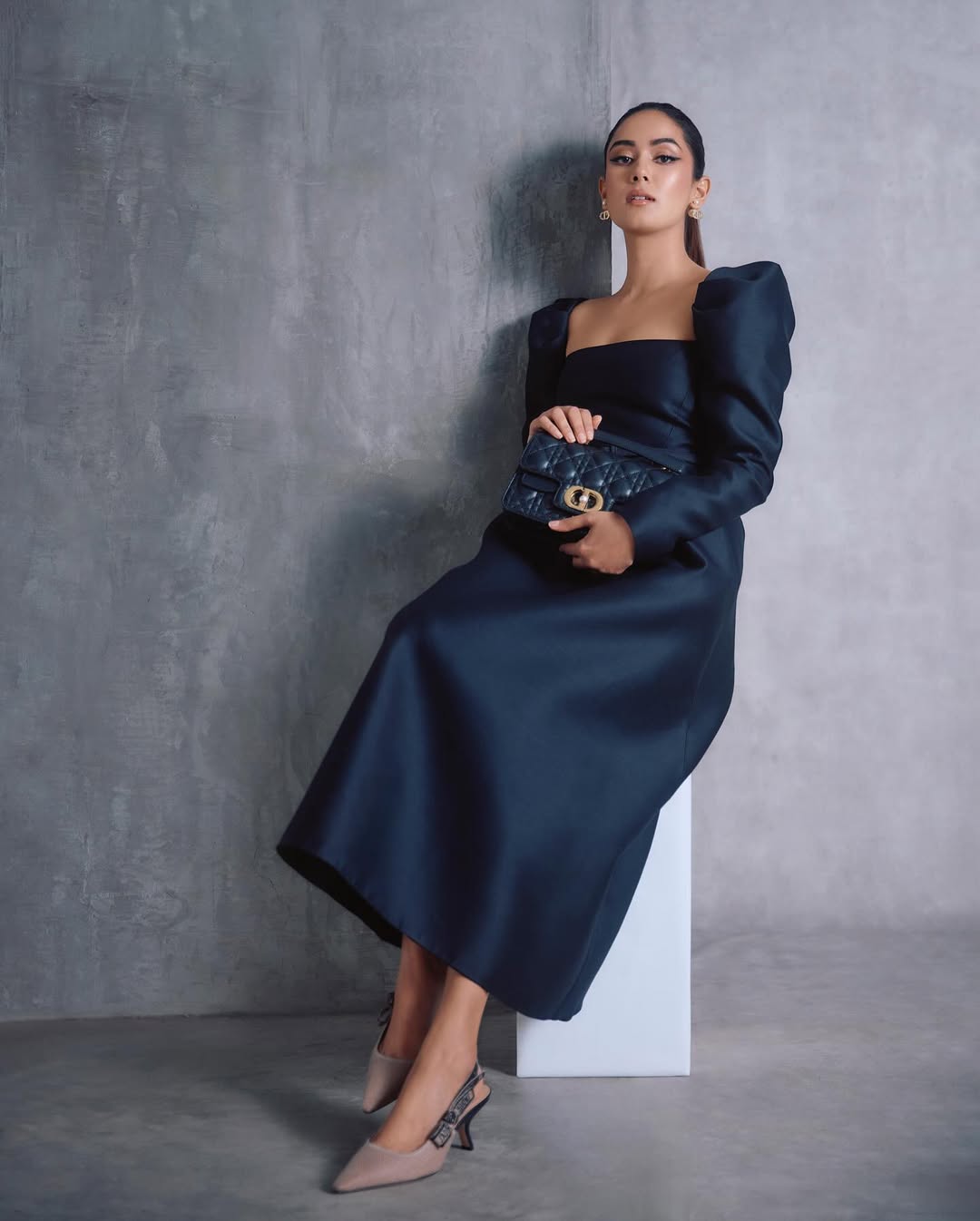 Bookmark Mira Rajput's This Look for Your Next Date Night; See Pics