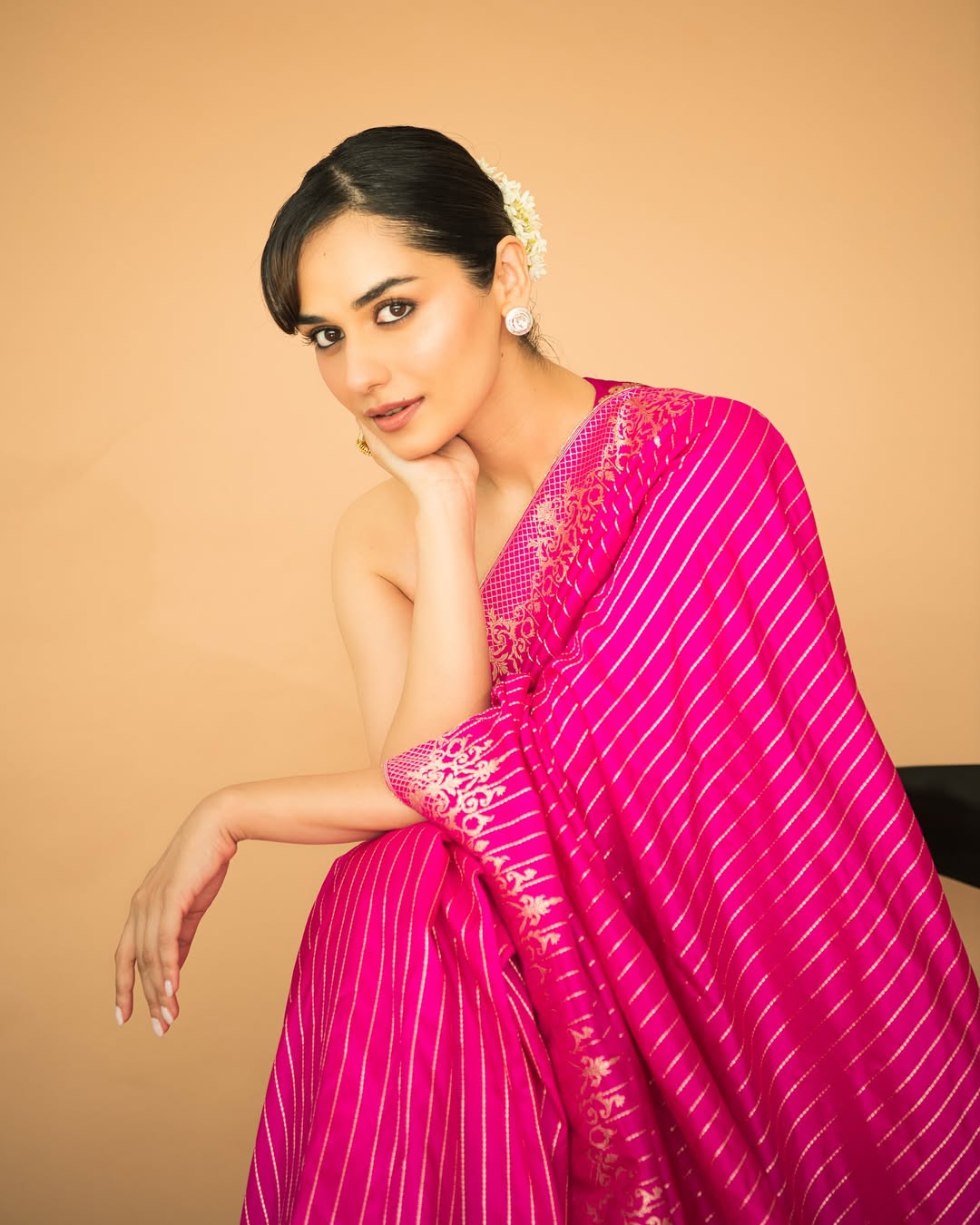 Siri Play, 'Gulabi Saree'!