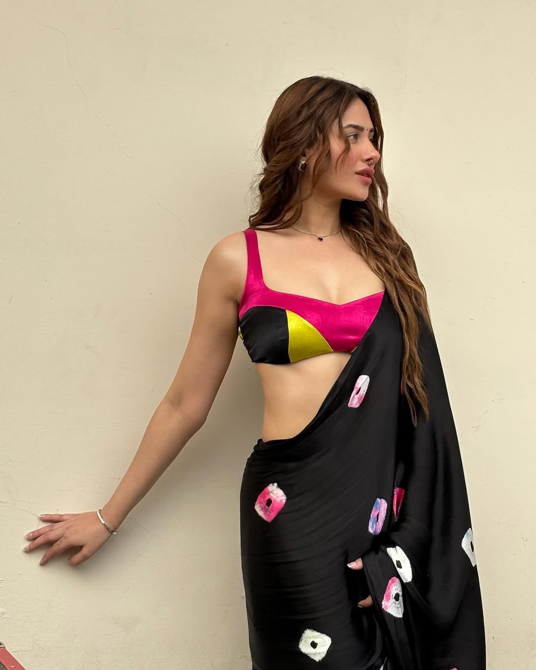 Mahira Sharma Stuns in a Saree