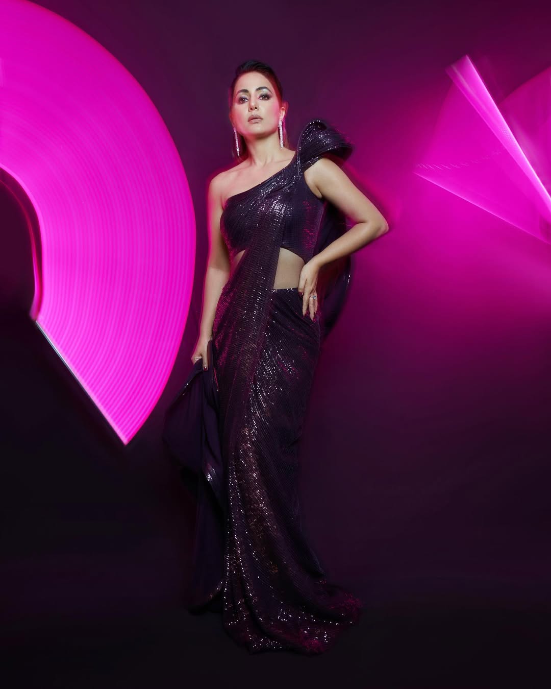 Hina Khan’s Purple Glam: A Mesmerizing Blend Of Elegance & Shimmer