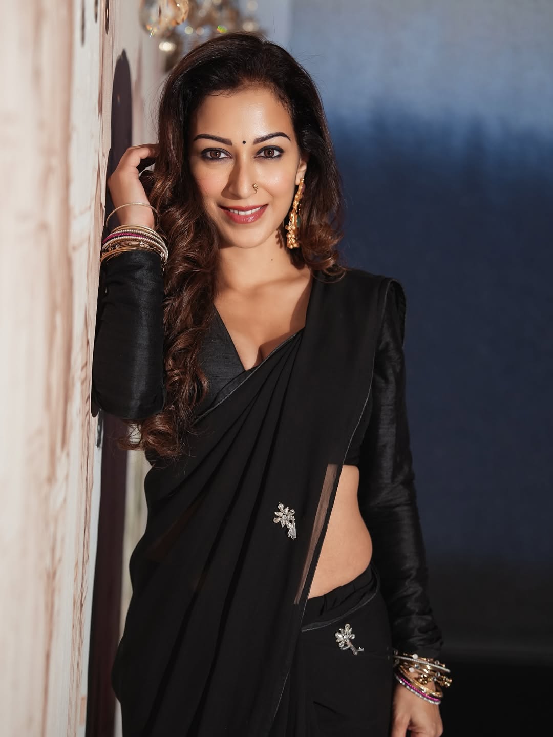 Sunayana Fozdar Radiates Elegance in Classic Black Saree