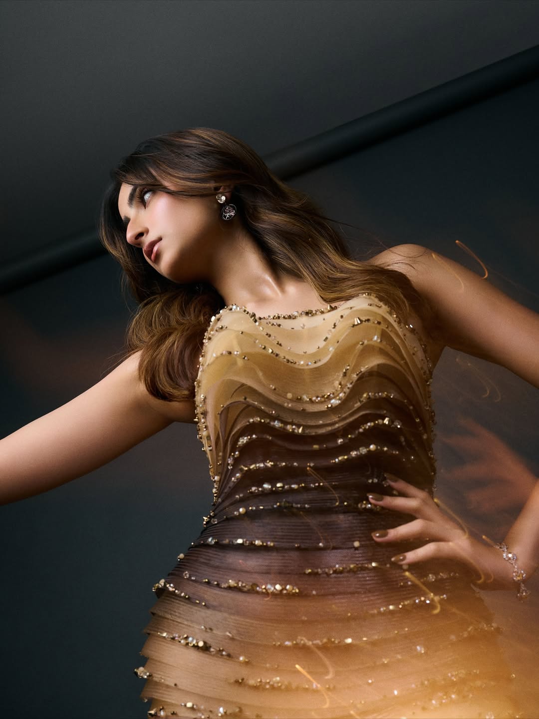 Golden Gradient Glam: