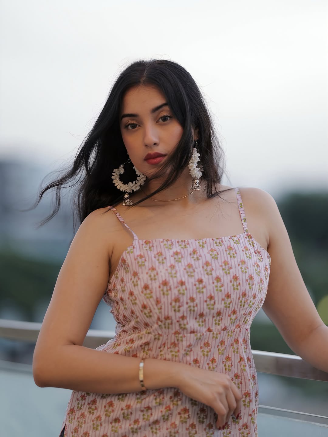 Janvi Singh&rsquo;s Trendy Rooftop Outfit