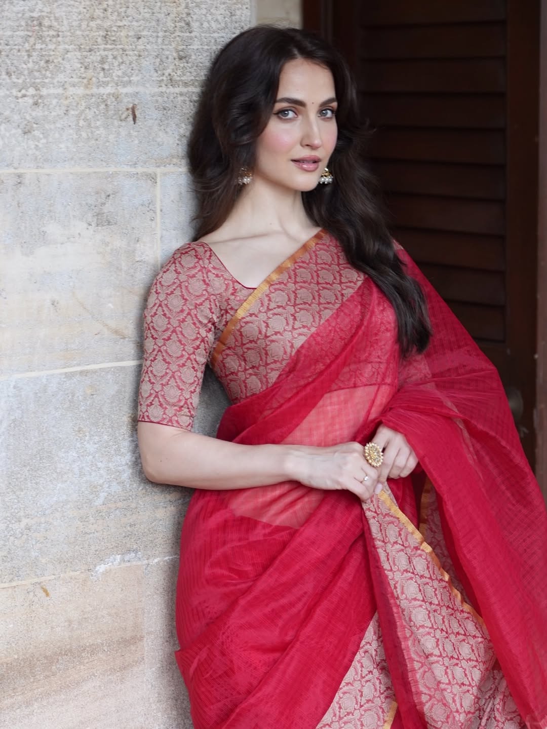 Elli AvrRam&rsquo;s Red Saree Moment Breaks the Internet