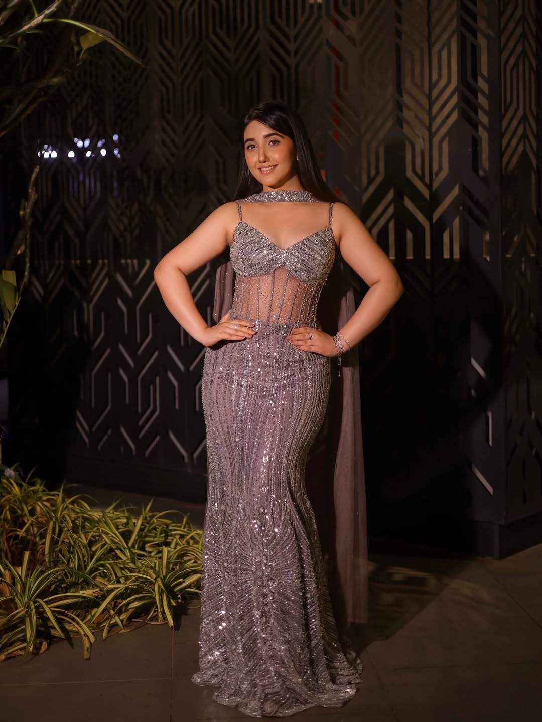 Ashnoor Kaur Oozes Oomph in Bodycon Gown; See Pics