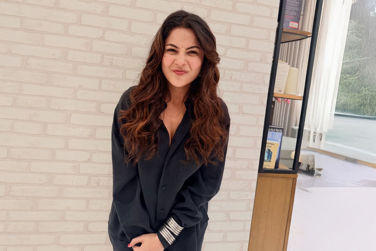 Shehnaaz Gill&rsquo;s Simple Black Look Wins Hearts