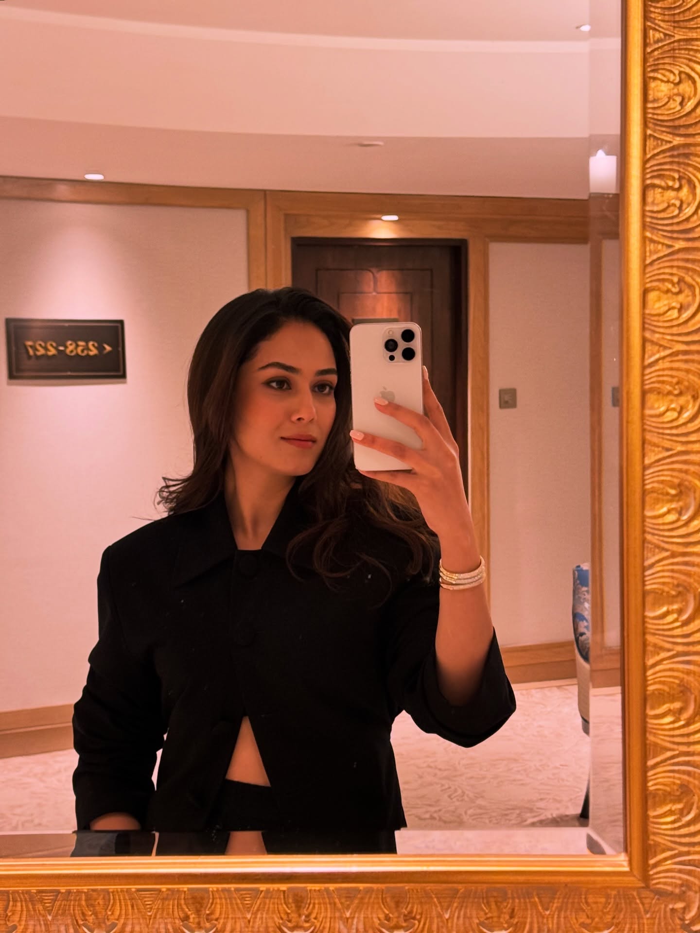 Mira Kapoor leans into soft, polished makeup that keeps the entire vibe refined and balanced.