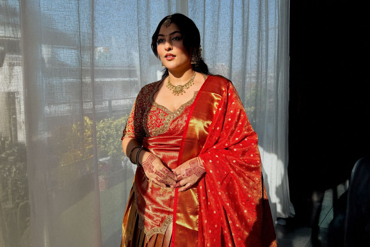 Sakshi Sindwani Stuns in Red‑Gold Silk Saree