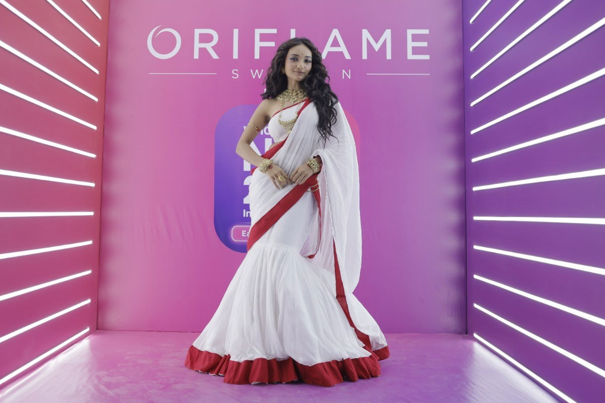 Preeti Sarkar Turns Heads In A Classic Red And White Saree Look