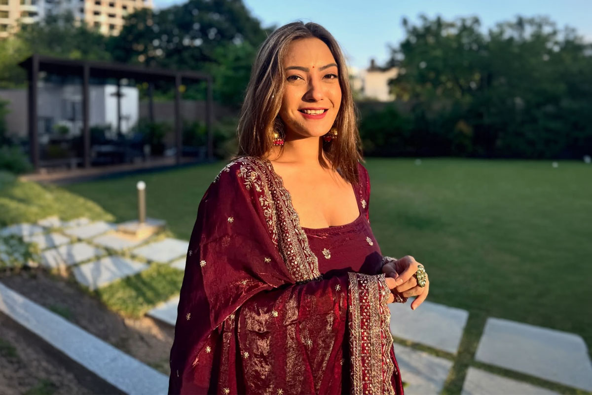 Aashika Bhatia's Elegant Maroon Look