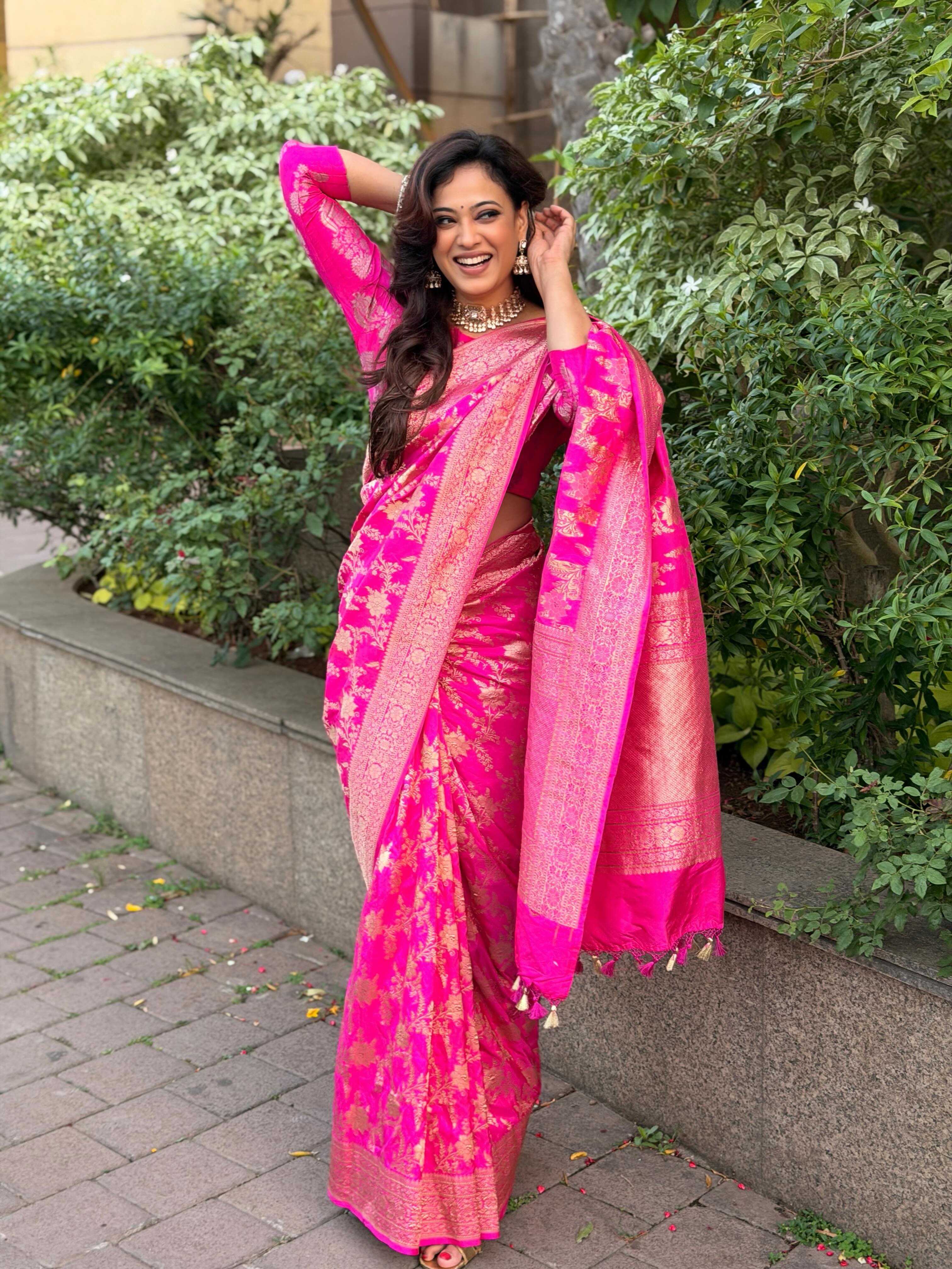 Shweta Tiwari carries the beautifully crafted saree with grace, letting the luxurious pallu steal the spotlight.