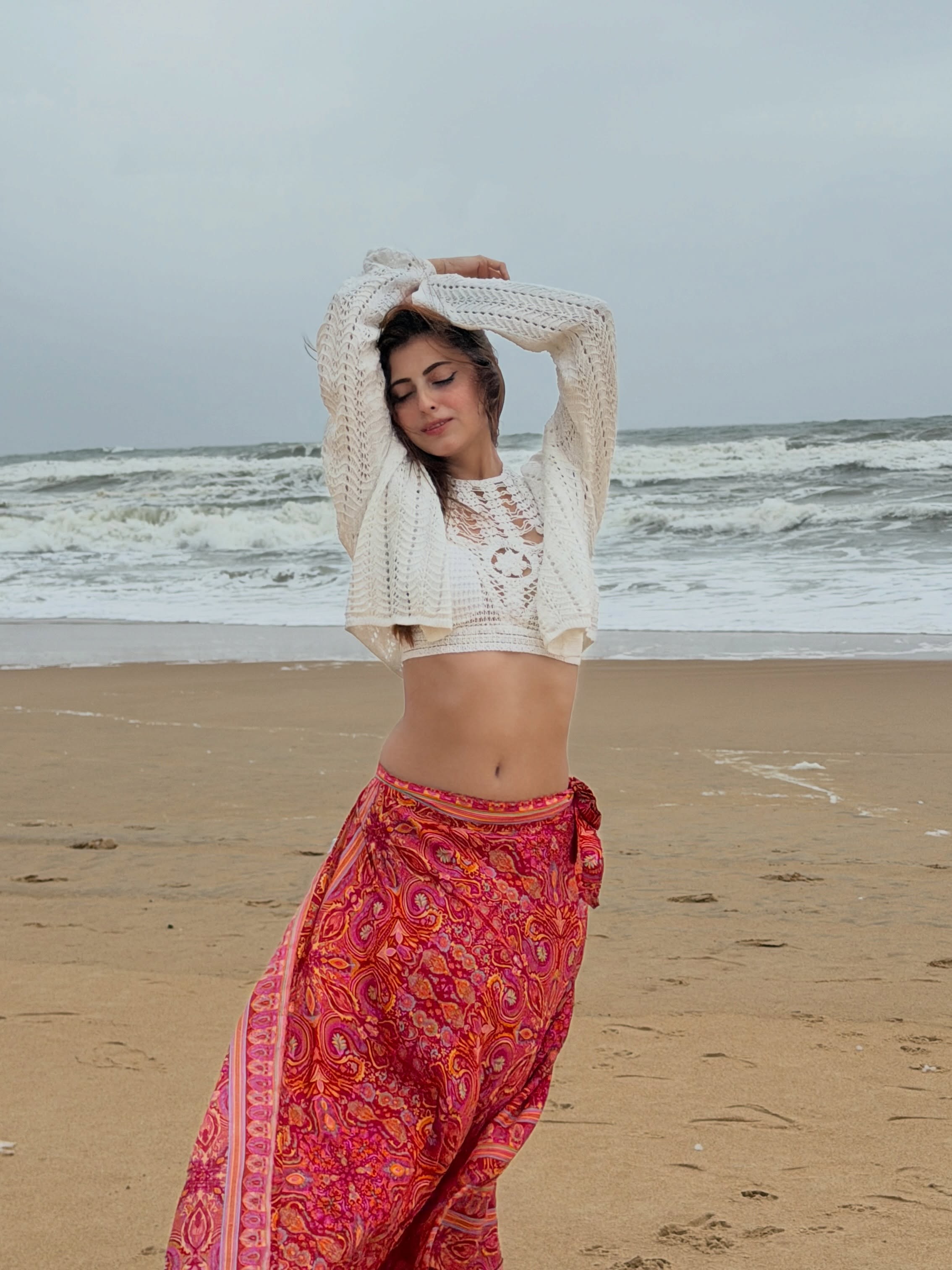 Farrhana Bhatt showcases the beauty of relaxed fashion with an outfit designed for movement and effortless charm.