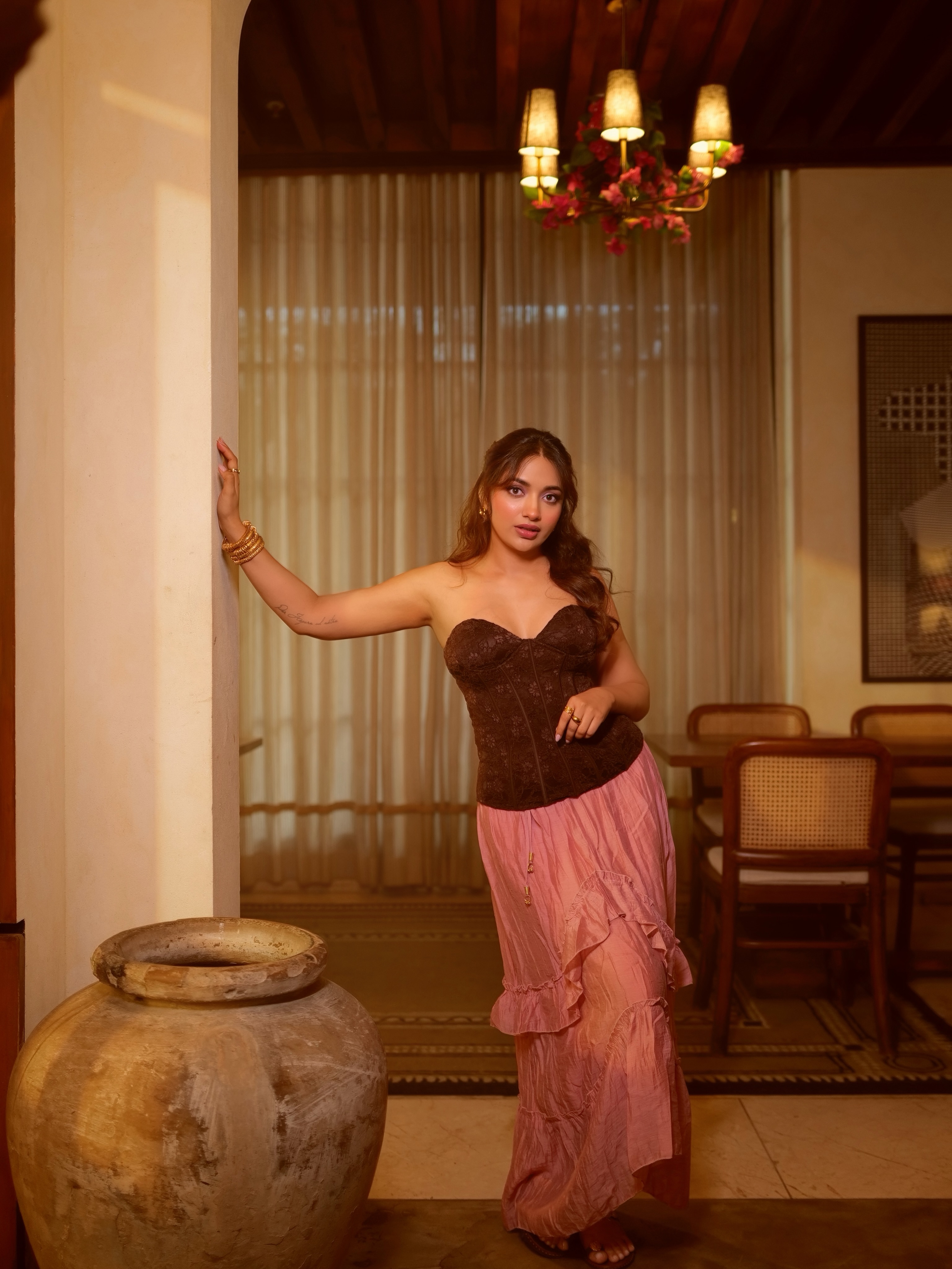 Jiya Shankar Nails Contrast Dressing In Brown And Blush
