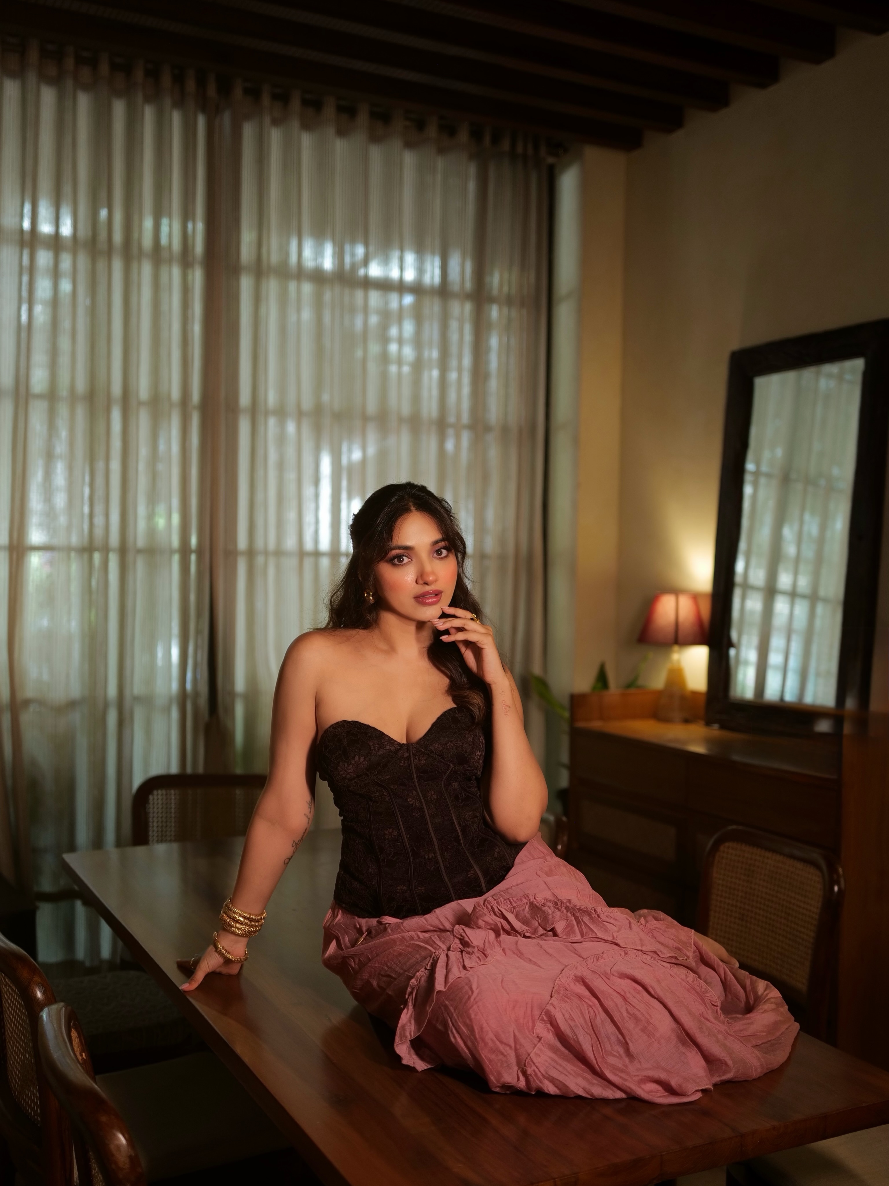 With understated accessories and clean styling, the outfit shines through without feeling overdone.