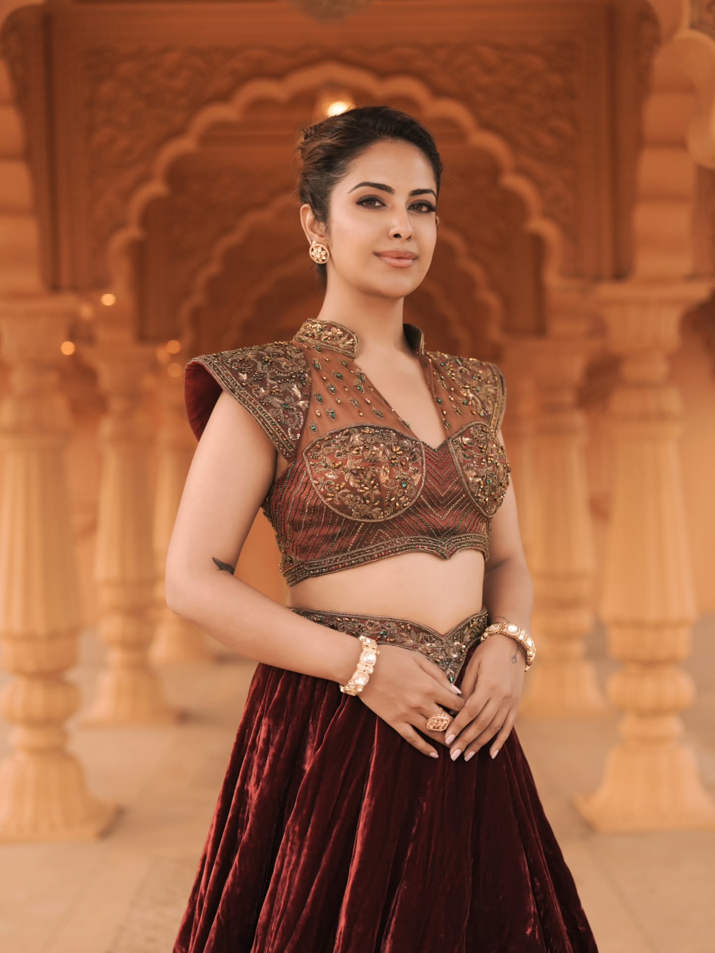 Avika Gor keeps the accessories refined with statement earrings, elegant bracelets, and rings that elevate the ensemble without overpowering it.