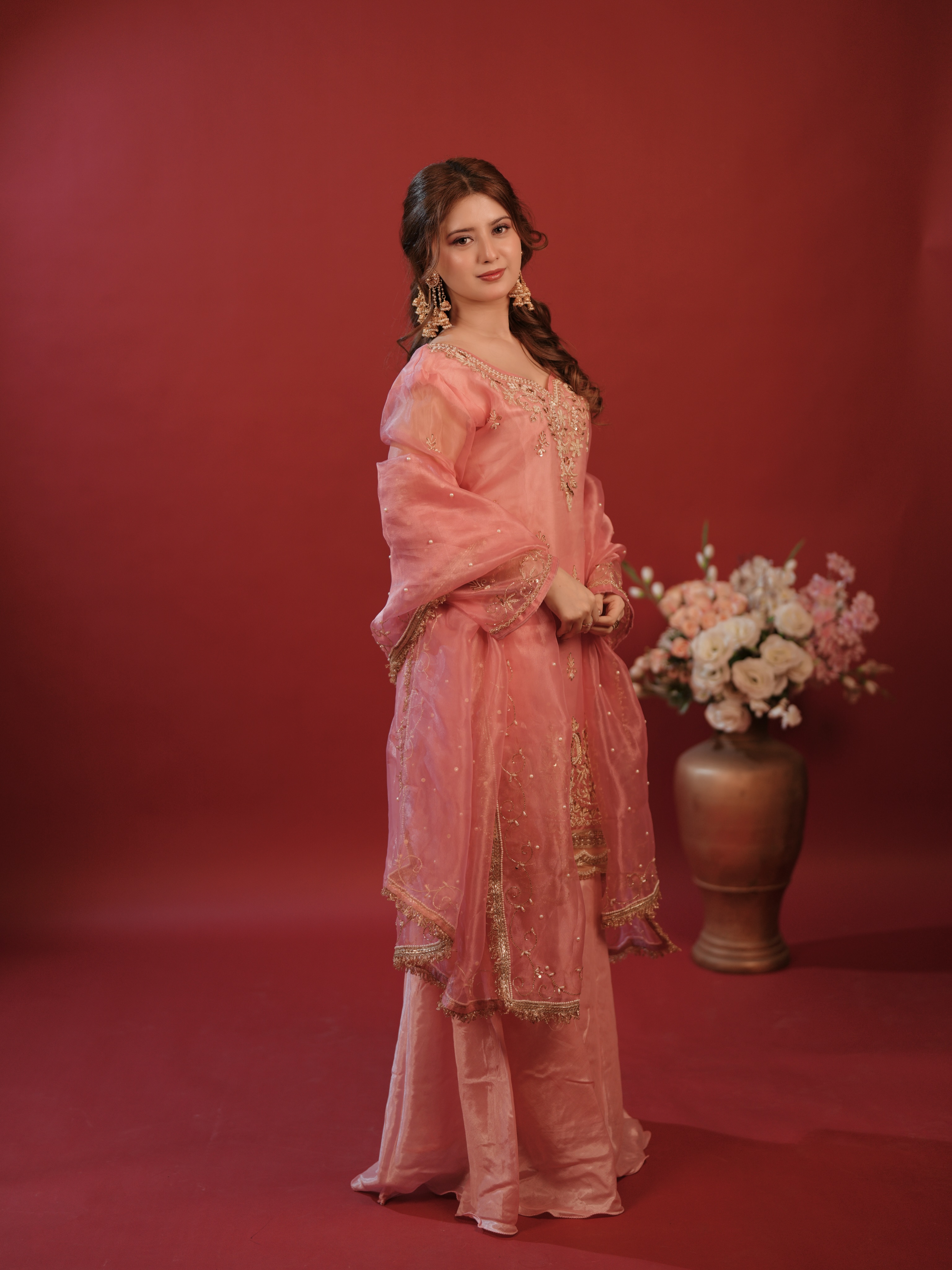 Arishfa Khan's Ethnic Fashion Moment Is All About Soft Elegance
