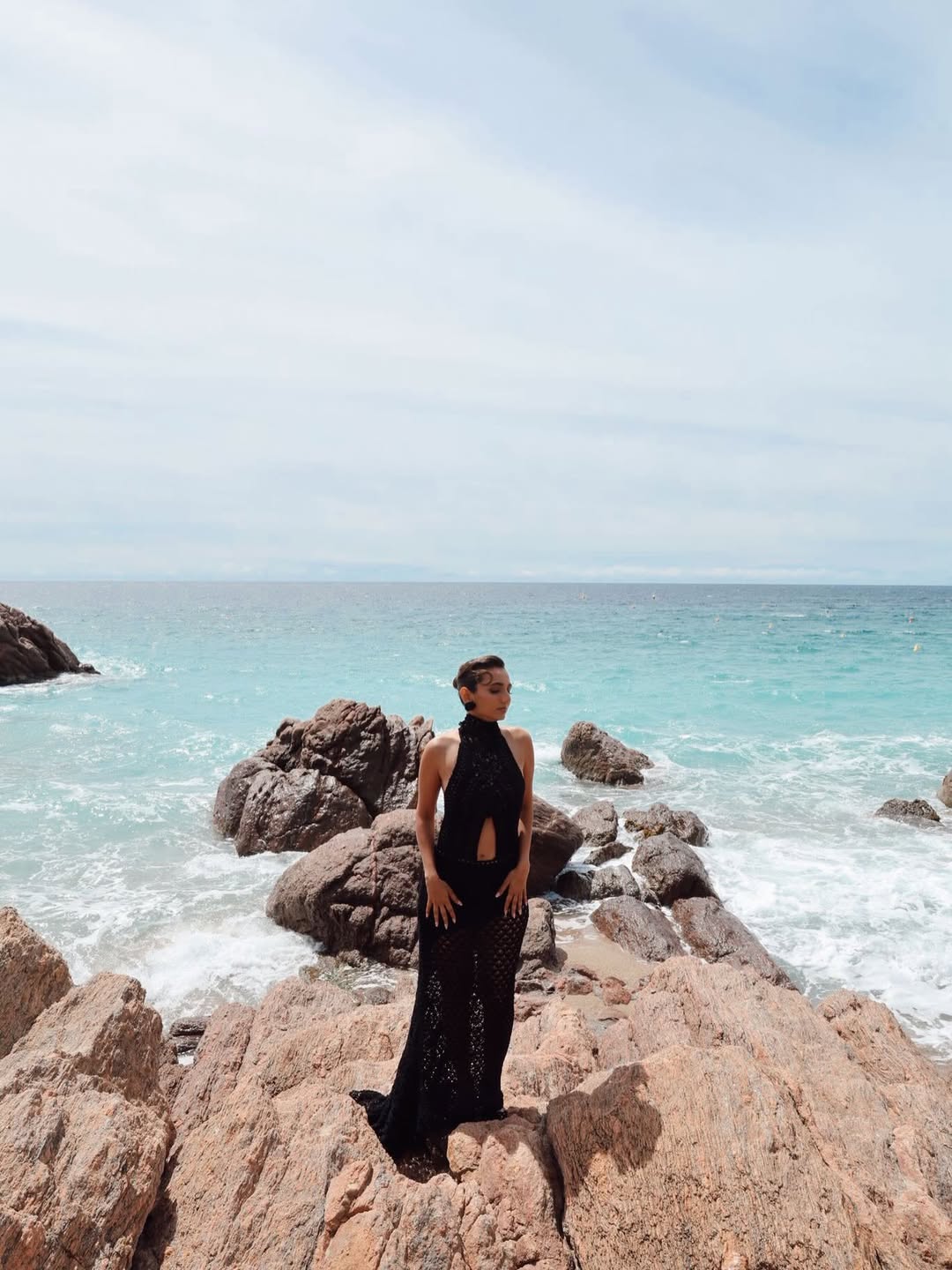 Set against rugged rocks and soft waves, Masoom Minawala&rsquo;s look perfectly blends relaxed coastal vibes with high-fashion appeal.
